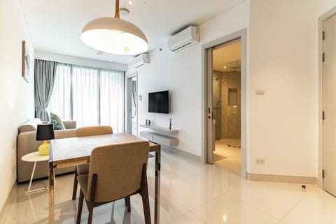 Apartment | Living area | 43-inch Smart TV with digital channels
