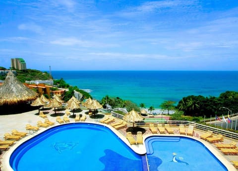 2 outdoor pools