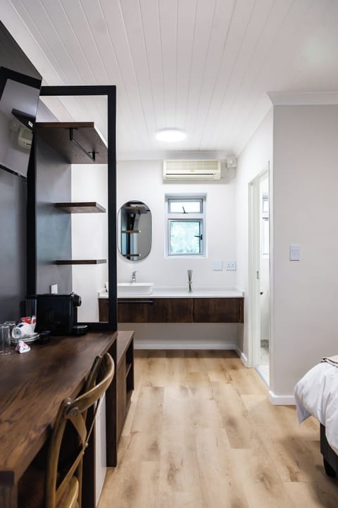 Luxury Double Room | In-room safe, desk, soundproofing, iron/ironing board