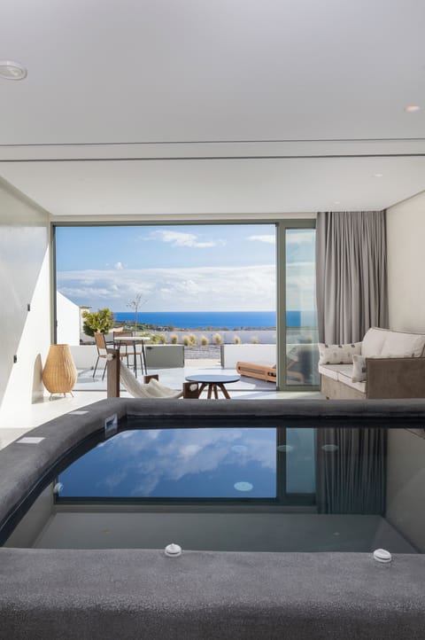 Exclusive Suite with Indoor Hot Tub | In-room safe, desk, iron/ironing board, free WiFi