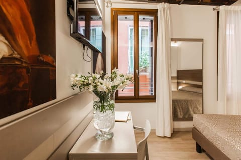 Single Room | Select Comfort beds, desk, cribs/infant beds, free WiFi