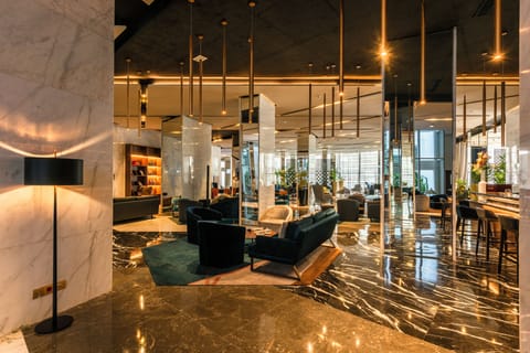 2 bars/lounges, poolside bar
