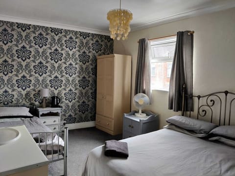 Triple Room, Shared Bathroom