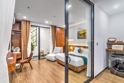 Basic Room, Balcony | Blackout drapes, soundproofing, WiFi (free)