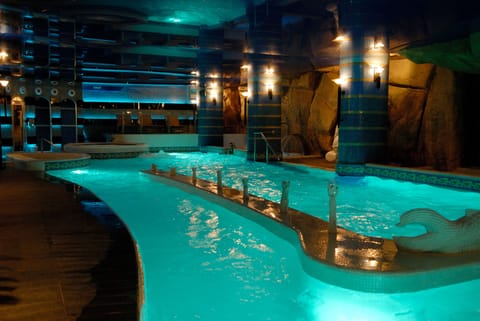 Couples treatment rooms, body treatments, hydrotherapy