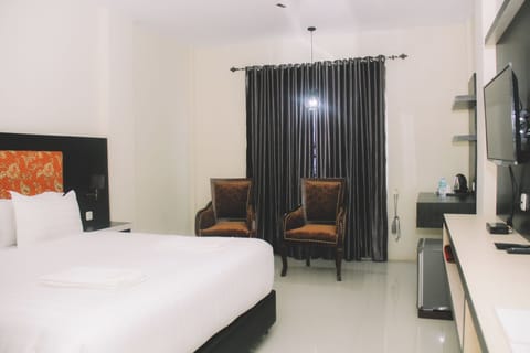 Junior Double or Twin Room, City View | WiFi (free)