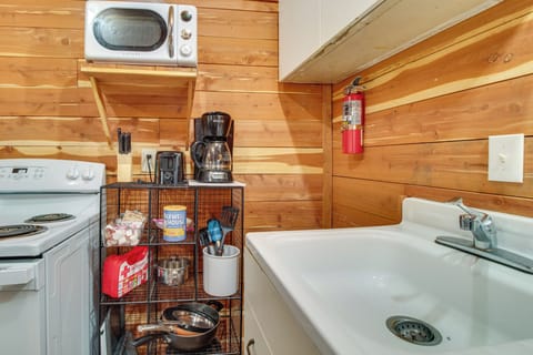 House (1 Bedroom) | Interior