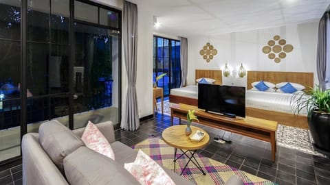 Room, 1 Bedroom, Smoking, Balcony | Living room