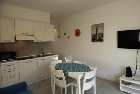 Apartment, 1 Bedroom, Balcony | Dining room