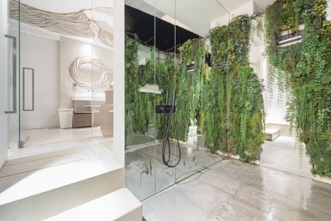 Rainfall showerhead, free toiletries, hair dryer, bathrobes