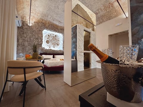 Deluxe Suite | In-room safe, free WiFi