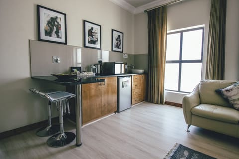 Executive Apartment (Suite) | Living room | Smart TV