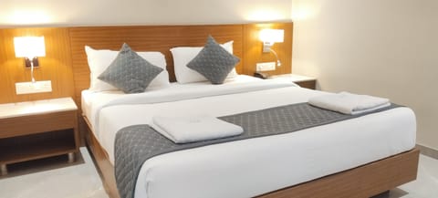 Standard Double Room, City View | Desk, laptop workspace, free WiFi