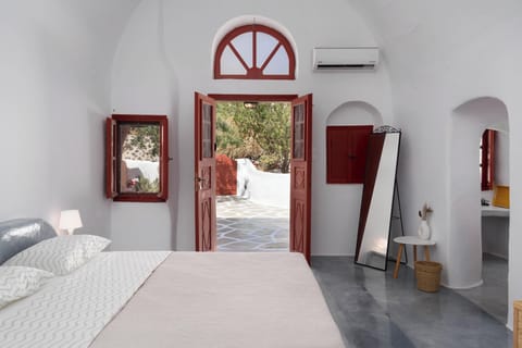 Junior Suite | In-room safe, iron/ironing board, free WiFi