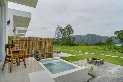 Deluxe Double Room, Balcony, Lake View | Terrace/patio