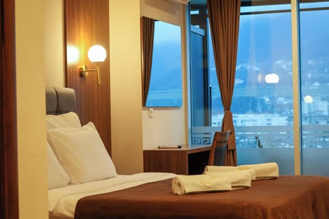 Deluxe Double Room, Balcony, Mountain View | Soundproofing, free WiFi