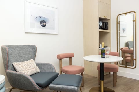 King Queen Combo | Iron/ironing board, free WiFi, bed sheets