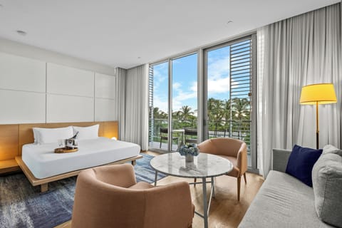 Ocean Front Signature Suite with Terrace | Premium bedding, pillowtop beds, minibar, in-room safe