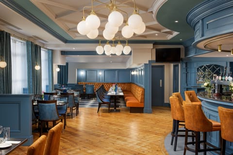 Breakfast, lunch, dinner served; Modern European cuisine