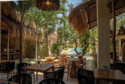 Poolside bar