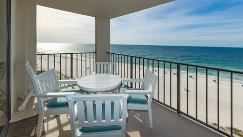 Condo, 2 Bedrooms | Outdoor dining