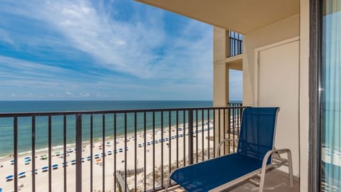 Condo, 2 Bedrooms | Property grounds
