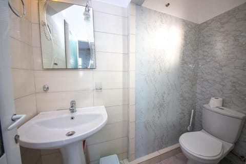 Quadruple Room with Balcony and Sea View | Free WiFi, bed sheets