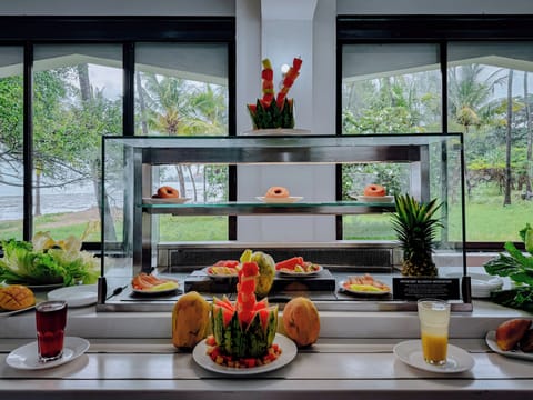 Daily buffet breakfast for a fee