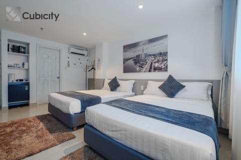 Room, 2 Double Beds | Room amenity