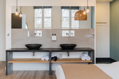 Comfort Room | Bathroom | Free toiletries, hair dryer, towels, soap