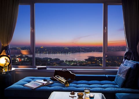Suite, Bosphorus View | Minibar, in-room safe, desk, blackout drapes