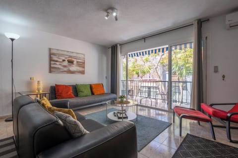 Apartment | Living area | TV