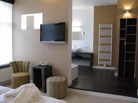 Premium bedding, individually furnished, desk, laptop workspace