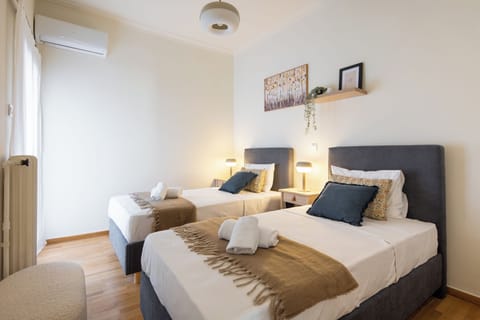 Apartment, 3 Bedrooms, Kitchen, City View | Blackout drapes, iron/ironing board, free WiFi
