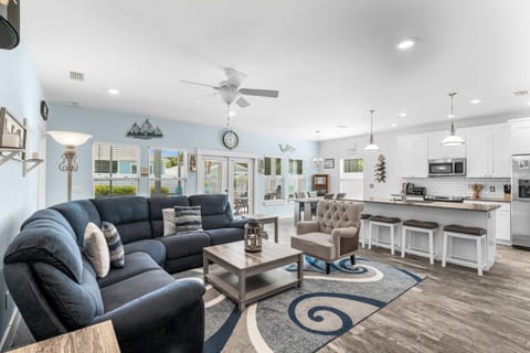House, Pool View | Living area | 65-inch Smart TV with digital channels, Netflix, Hulu