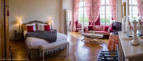 Family Room | In-room safe, desk, free WiFi, bed sheets