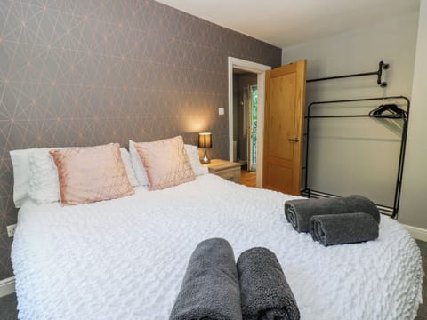 2 bedrooms, individually decorated, individually furnished, free WiFi