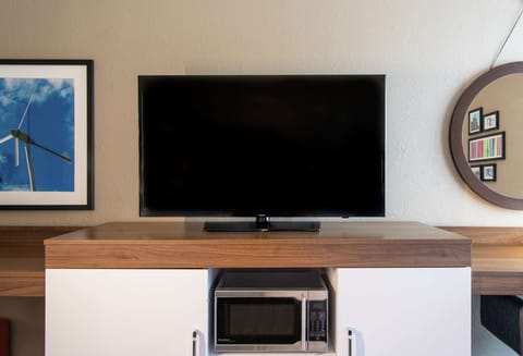 Premium bedding, pillowtop beds, desk, laptop workspace