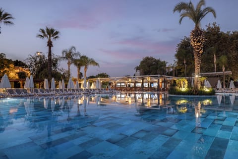 Indoor pool, 3 outdoor pools, pool umbrellas, sun loungers