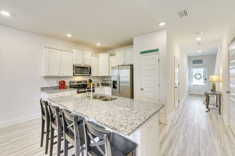 Apartment (3 Bedrooms) | Front of property