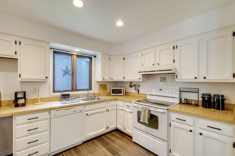 House (1 Bedroom) | Interior