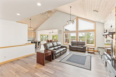 Villa, 4 Bedrooms | Living area | Smart TV, streaming services