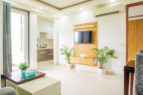 Studio, City View | Living area