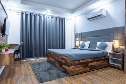 Studio, City View | In-room safe, desk, laptop workspace, soundproofing