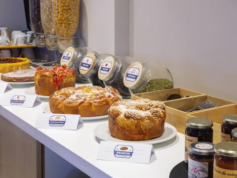 Daily buffet breakfast for a fee