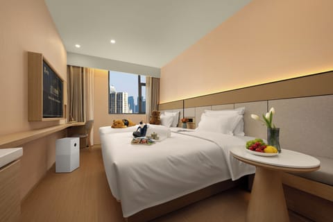 Family Triple Room, Non Smoking, Private Bathroom | Blackout drapes, soundproofing, iron/ironing board (on request)