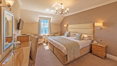 Double or Twin Room, Sea View | Desk, iron/ironing board, free WiFi, bed sheets