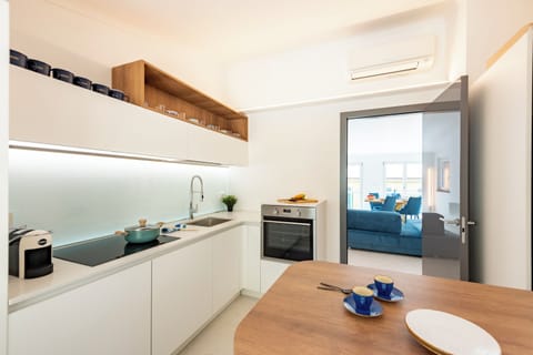 Family Apartment, Multiple Bedrooms, 2 Bathrooms (Wonderful House In Portofino with) | Private kitchen | Fridge, microwave, oven, stovetop