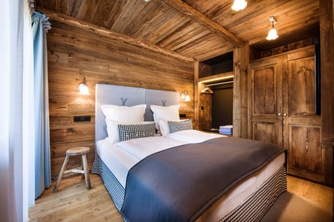 Superior-Chalet, including Oberstaufen Plus Card | In-room safe, iron/ironing board, free WiFi, bed sheets