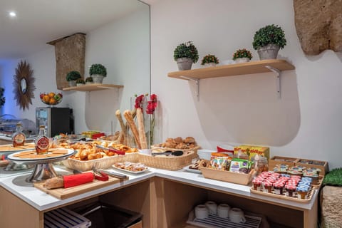 Daily buffet breakfast for a fee